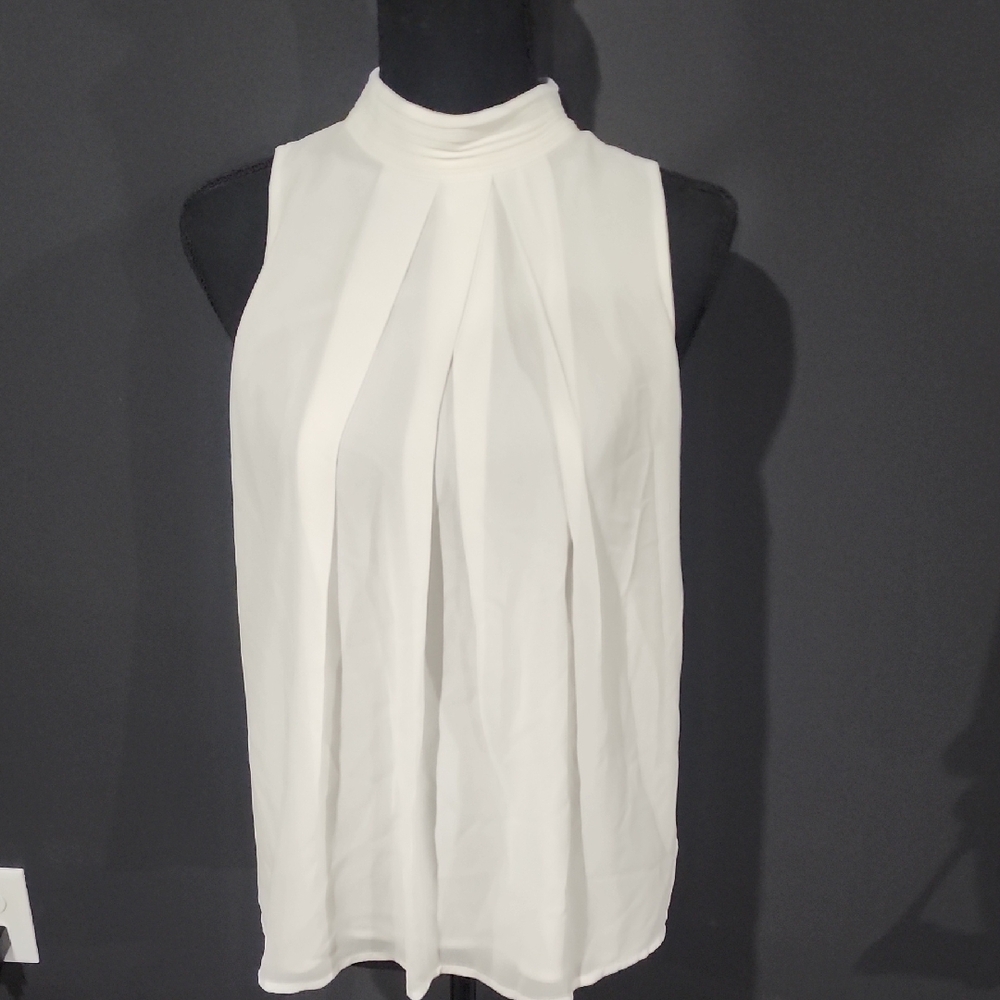 Elegant White Sleeveless Top